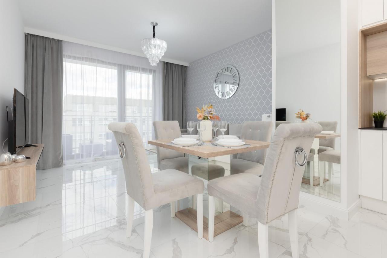 Cosy Apartment On Wola Goleszowska By Noclegi Renters Varsovie Extérieur photo